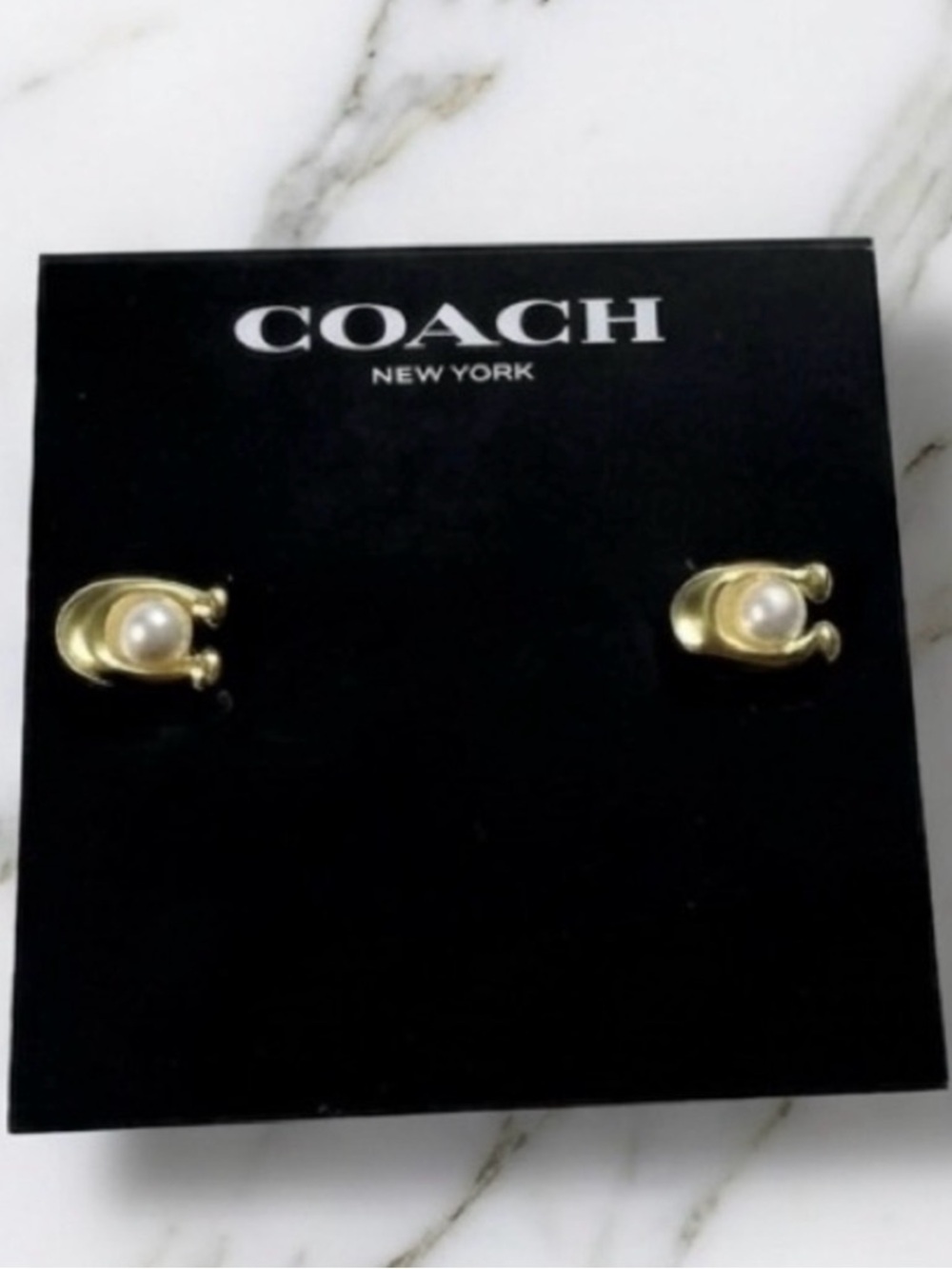 COACH Imitation Pearl
Signature C Stud Earrings